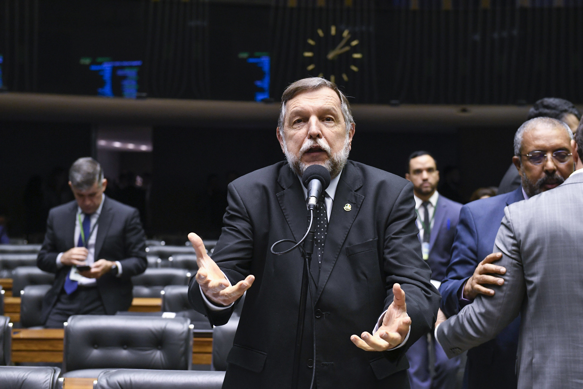 Flávio Arns, relator da PEC: 'cuidemos de nossas crianças, cuidemos de nosso futuro, instituindo um novo Fundeb permanente'